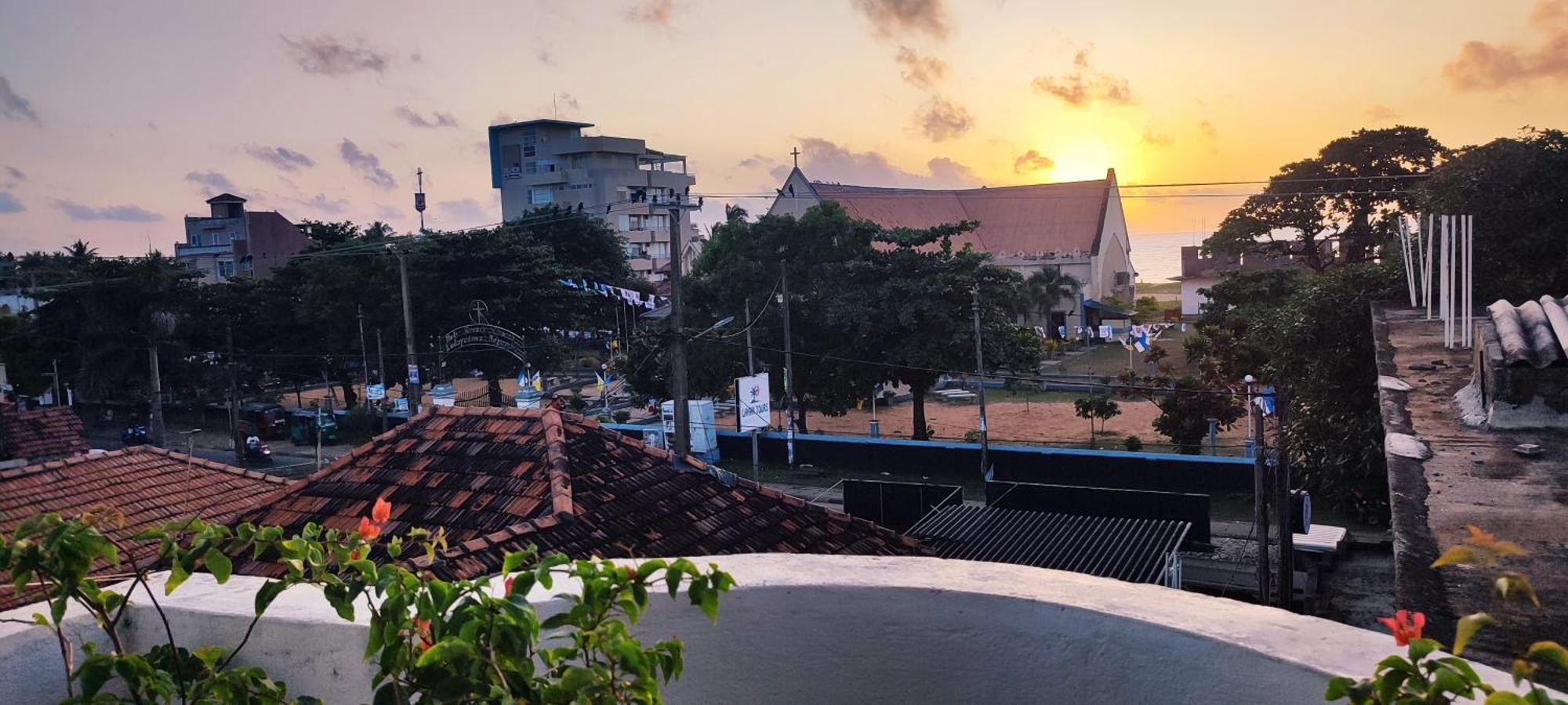 Bhashiz Villa Negombo Exterior photo